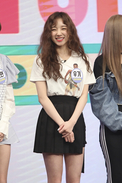 일 오후에 방송되는 JTBC '아이돌룸'에는 큐브의 차세대 아이돌 그룹 펜타곤과 (여자)아이들이 출연한다.<JTBC 제공>